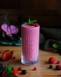 KIRMIZI ORMAN MEYVELİ MİLKSHAKE